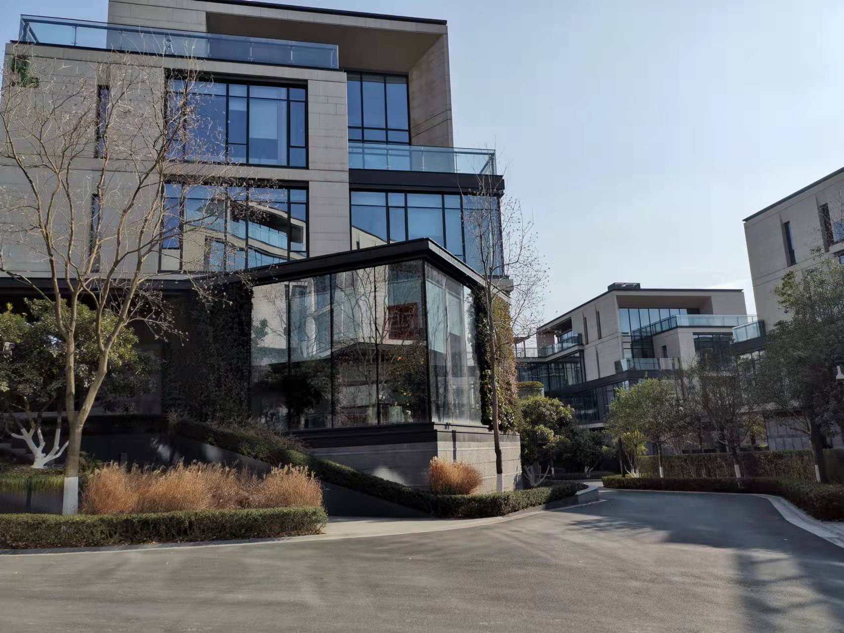 Strong system refined steel curtain wall profile has obvious ornamental and economic effects(图6)